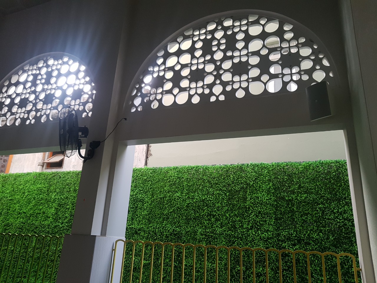 thiet-bi-toa-hoc-kinh-thanh-truc-tuyen-am-thanh-nha-tho-den-thanh-vinh-son